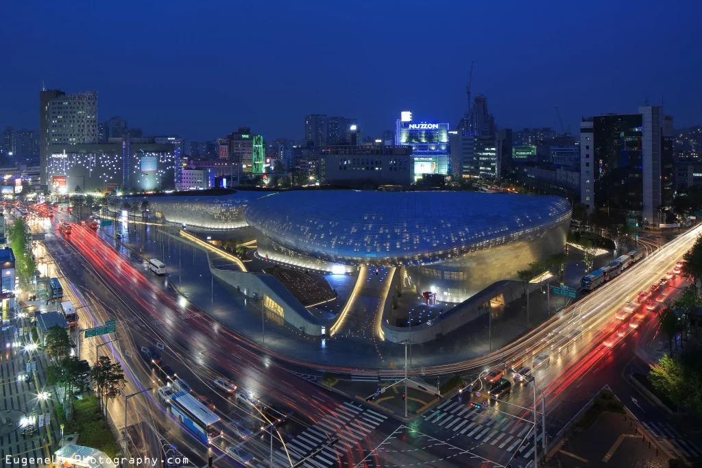 Wisata terbaik di Seoul musim panas - Dongdaemon Design Plaza